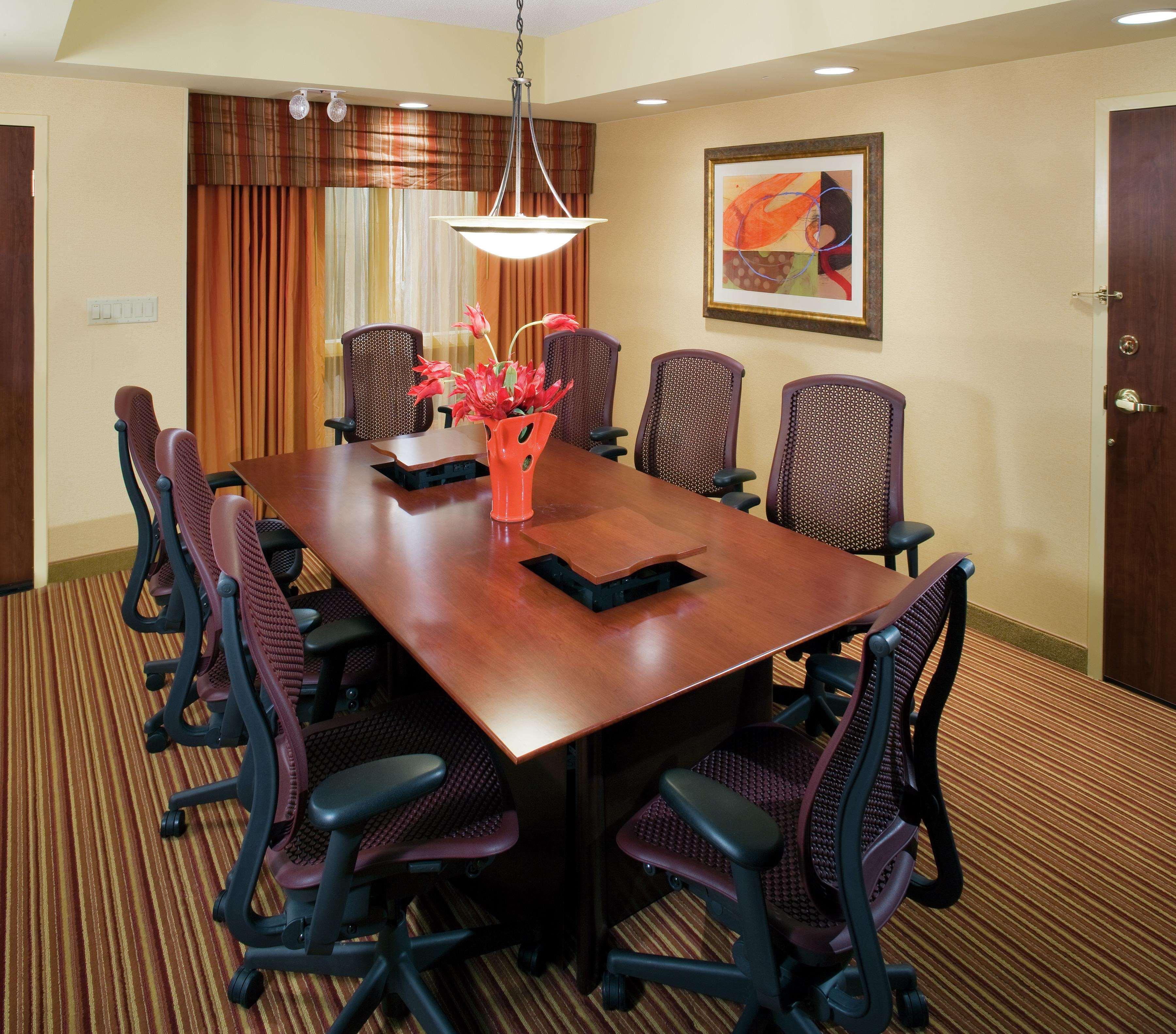 Embassy Suites By Hilton Norman Hotel & Conference Center Obchodní fotografie