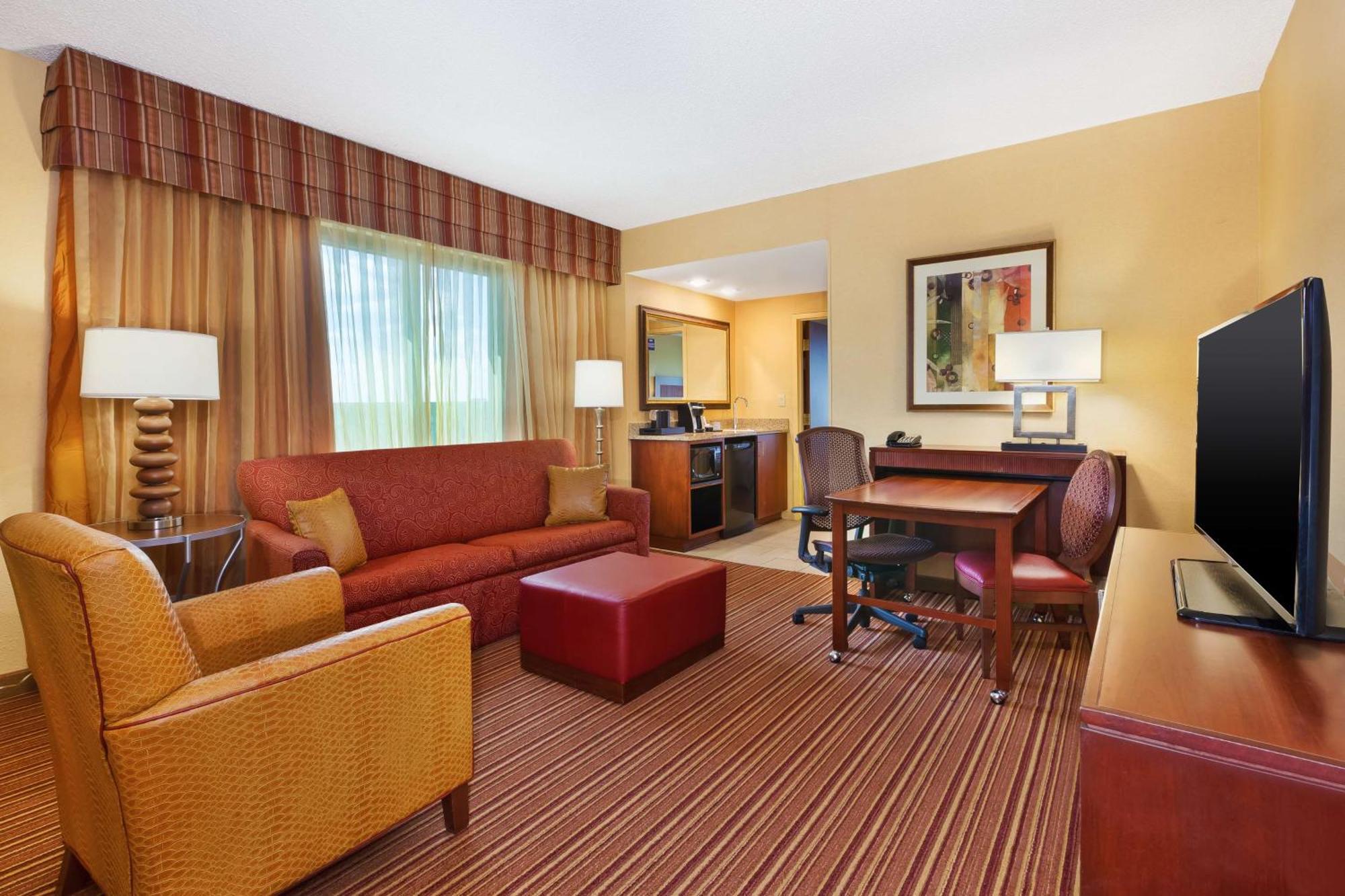 Embassy Suites By Hilton Norman Hotel & Conference Center Exteriér fotografie